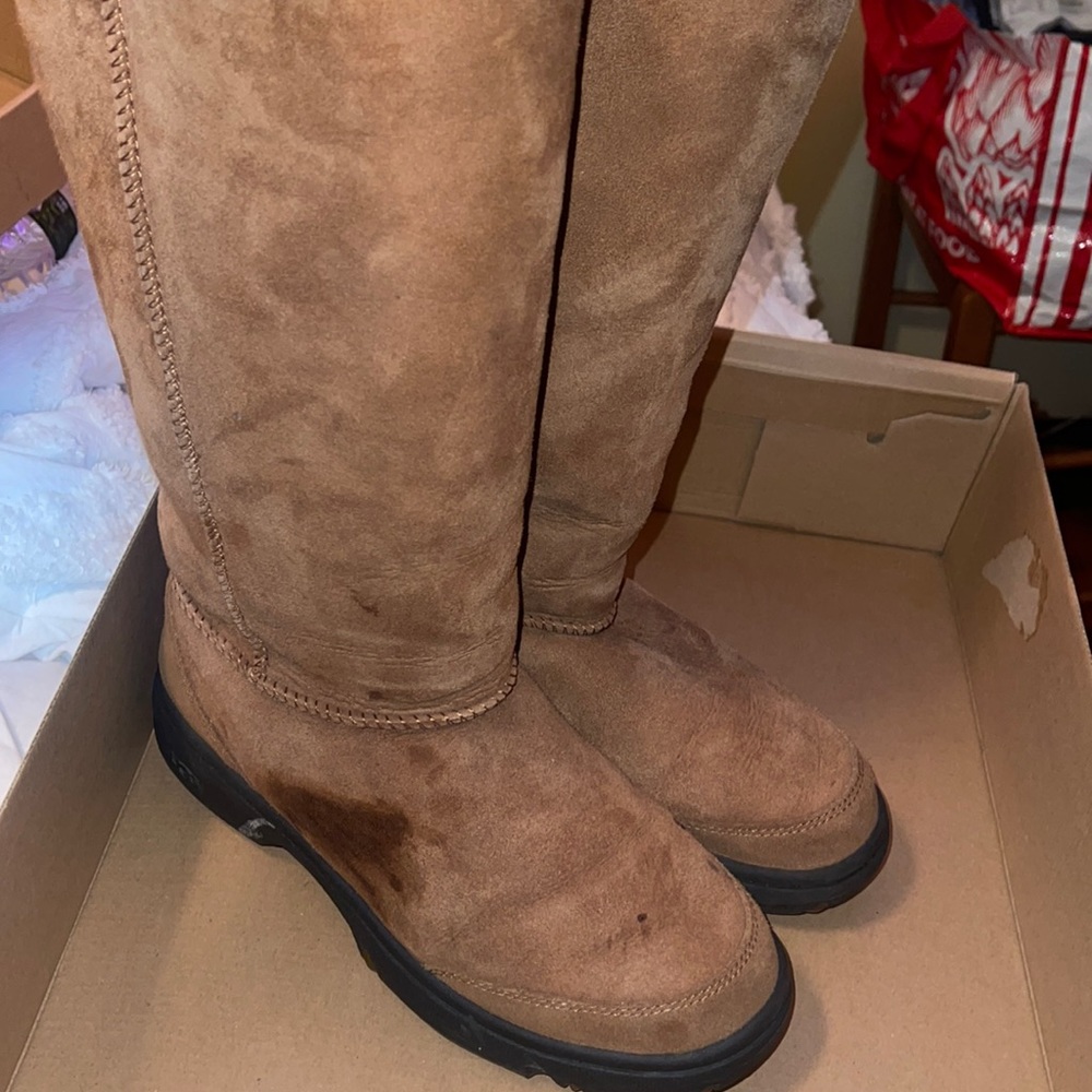 Tall Ugg with braid